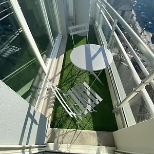 https://splendide-70m2-balcon-parking.hotels-rhonealpes.com